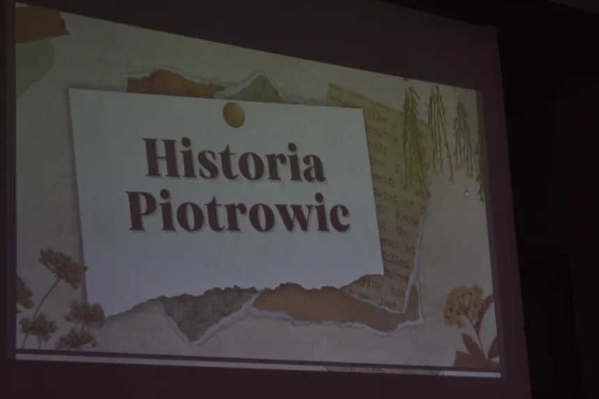 Baner z napisem Historia Piotrowic