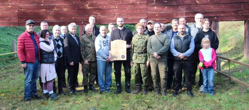 Zdjęcie grupowe uczestników zawodów