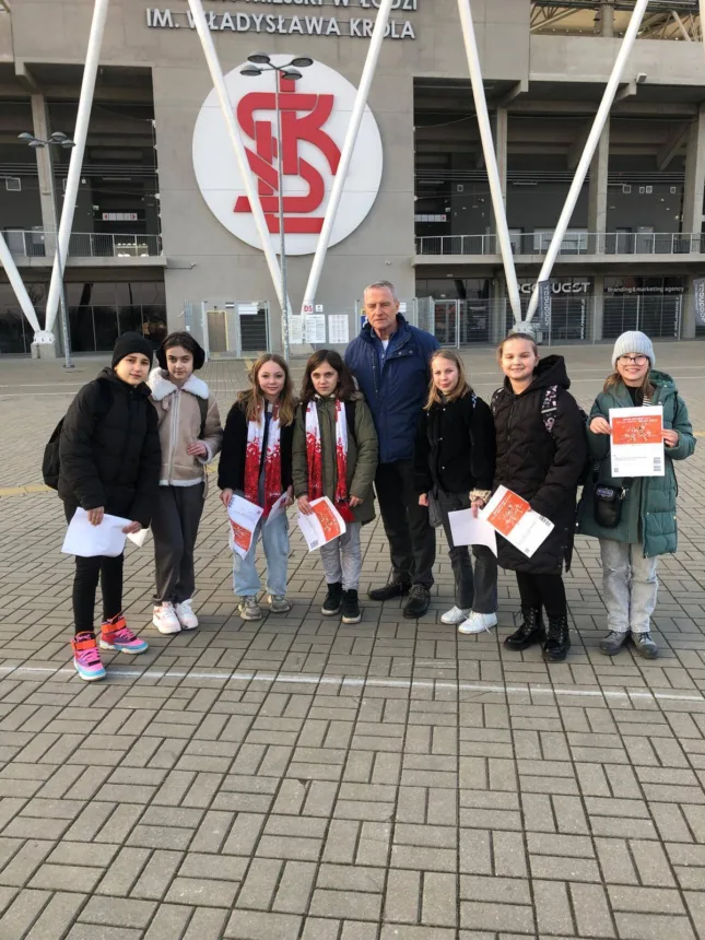 Zdjęccie uczniów z SP w Długiem Starem