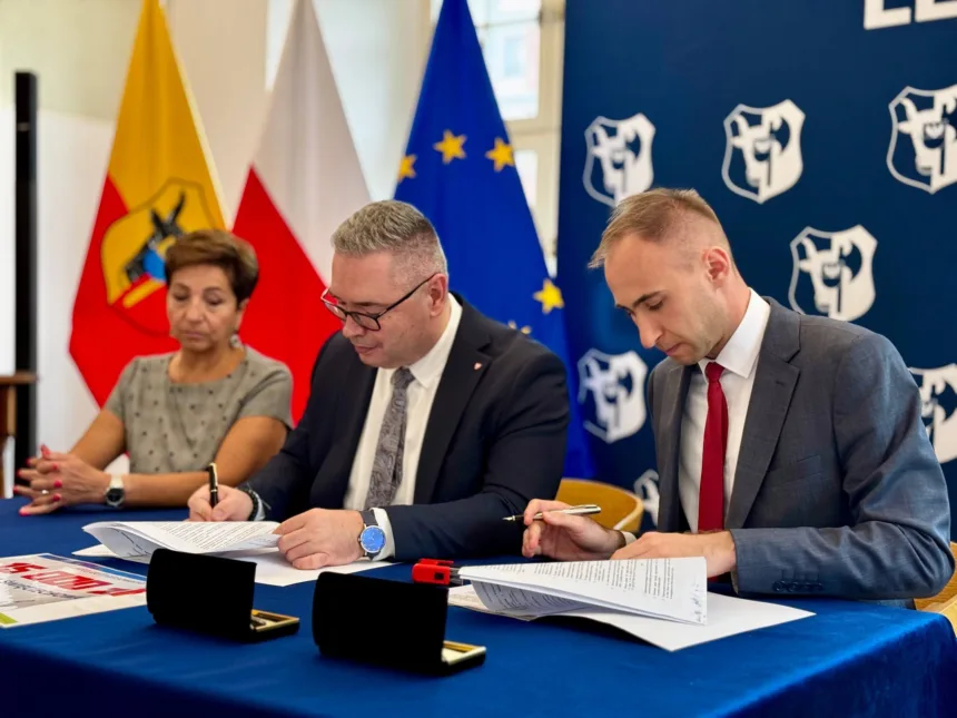 Zdjęcie przedstawia Wójta Kostaniaka z Członkiem zarządu województwa wielkopolskiego Jackiem Bogusławskim